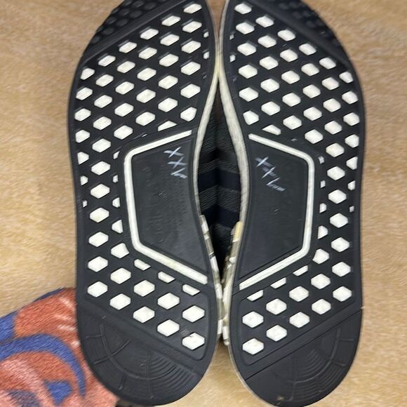 Adidas NMD_R1 - Picture 5 of 10